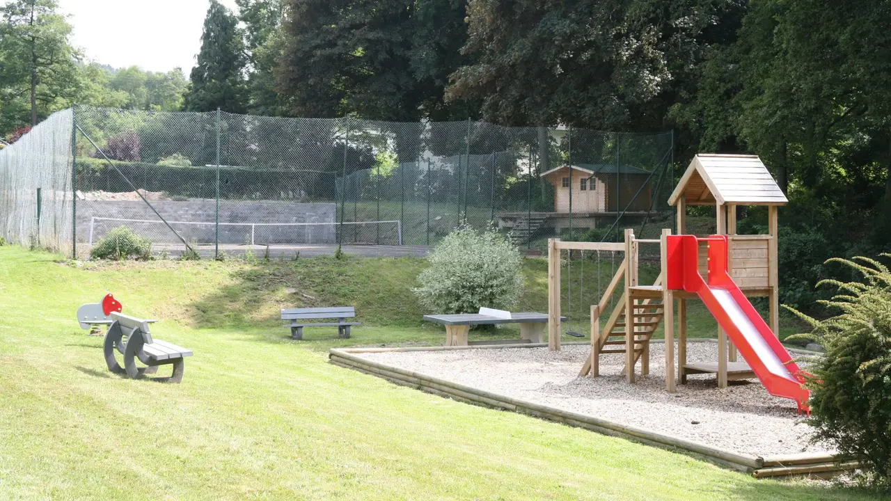 Het buitenterrein en de speeltuin